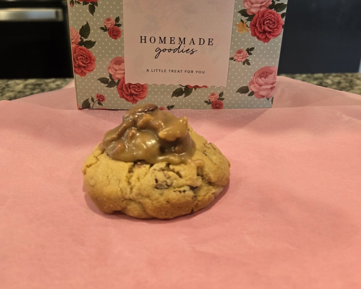 Pecan cookie topped with caramel pecans